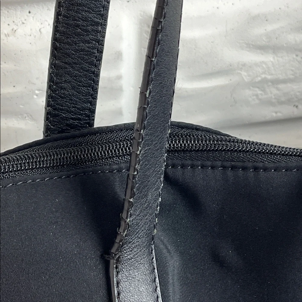 HOBO INTERNATIONAL LAPTOP BAG NYLON AND LEATHER ZIP AROUND PADDED 16x20